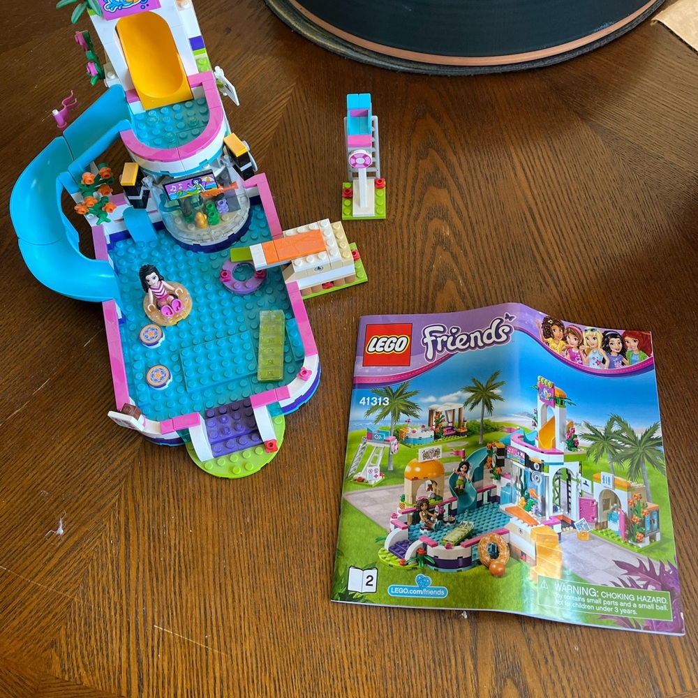 Lego Friends Heartlake Summer Pool